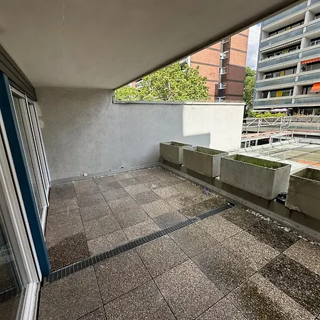 Beautiful And Cosy In Location With 2 Balconies *